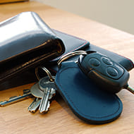 keys and wallet img